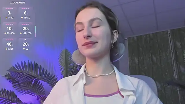 LuxRayi online show from January 16, 2026, 2:48 am