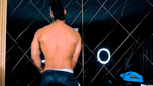 Owen Muzcle online show from October 22, 2025, 4:01 am