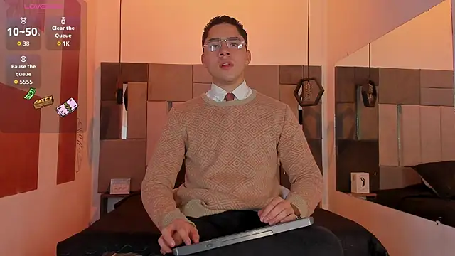 Snapshot of LiamNovak chatting on December 2, 2025, 11:45 am LiamNovak online show from December 2, 2025, 11:45 am