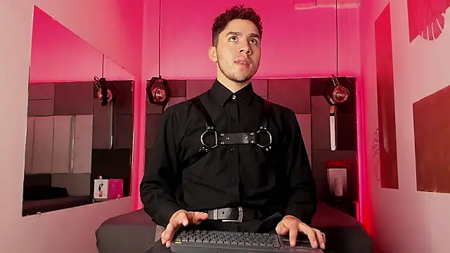 LiamNovak online show from February 25, 2026, 12:38 pm