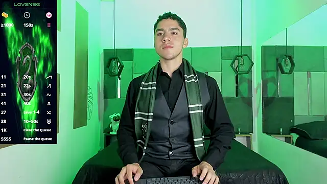 Snapshot of LiamNovak chatting on December 4, 2025, 12:04 pm LiamNovak online show from December 4, 2025, 12:04 pm