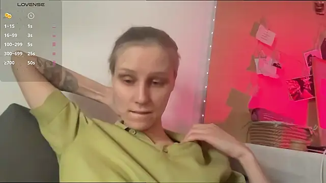 KatiKate online show from March 31, 2026, 1:35 pm