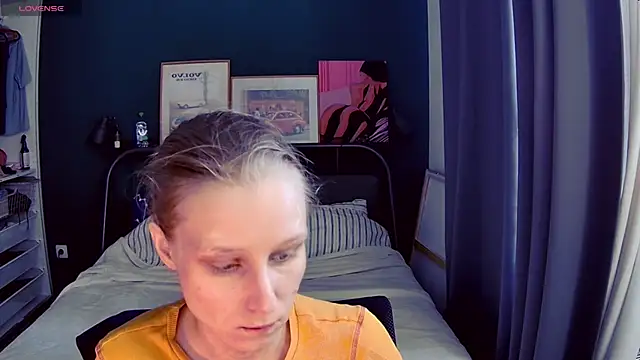 Snapshot of KatiKate chatting on June 14, 2026, 2:51 pm KatiKate online show from June 14, 2026, 2:51 pm
