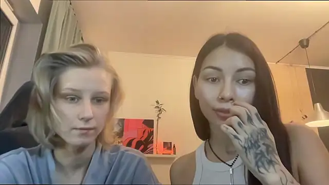 KatiKate online show from October 31, 2025, 3:41 pm