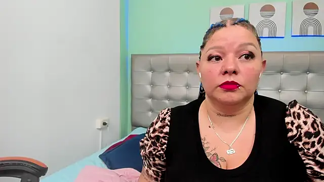 Snapshot of selena_castillo chatting on March 5, 2025, 4:02 am selena castillo online show from March 5, 2025, 4:02 am