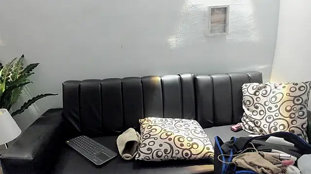 Snapshot of Mia_petite01 chatting on November 15, 2025, 10:47 pm Mia petite01 online show from November 15, 2025, 10:47 pm