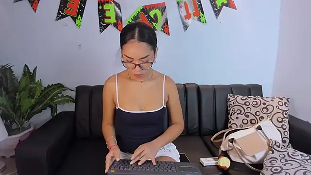 Snapshot of Mia_petite01 chatting on October 11, 2025, 10:22 pm Mia petite01 online show from October 11, 2025, 10:22 pm