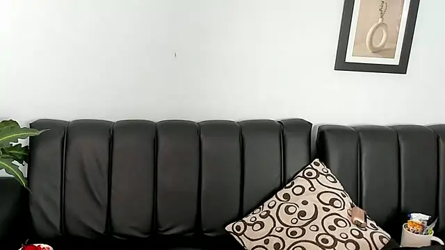 Snapshot of Mia_petite01 chatting on September 21, 2025, 9:42 pm Mia petite01 online show from September 21, 2025, 9:42 pm