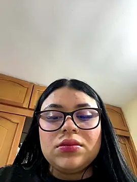 alissonfernandez  online show from October 16, 2025, 11:29 am