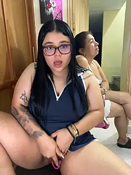 alissonfernandez  online show from November 11, 2025, 12:27 am