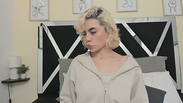 marian pinzon online show from September 16, 2025, 2:34 am