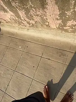 Snapshot of Desiboy___21 chatting on December 15, 2024, 3:24 am Desiboy   21 online show from December 15, 2024, 3:24 am