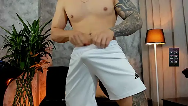 boyc022  online show from September 21, 2025, 11:54 pm