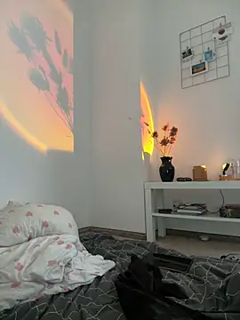 Snapshot of Evelina_Raptor chatting on December 2, 2024, 10:35 am Evelina Raptor online show from December 2, 2024, 10:35 am