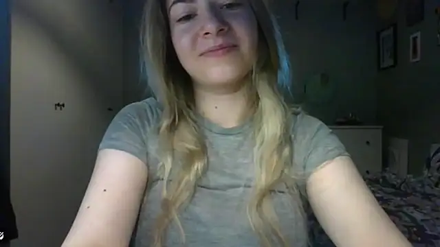 Snapshot of ROSIEx_sweet chatting on May 11, 2026, 6:48 am ROSIEx sweet online show from May 11, 2026, 6:48 am