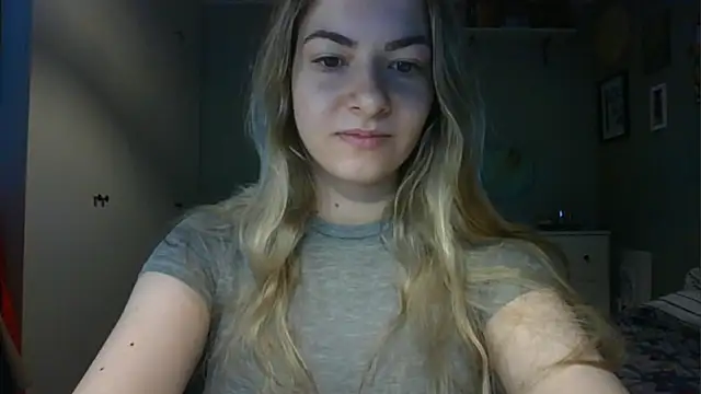 Snapshot of ROSIEx_sweet chatting on April 27, 2026, 7:06 am ROSIEx sweet online show from April 27, 2026, 7:06 am