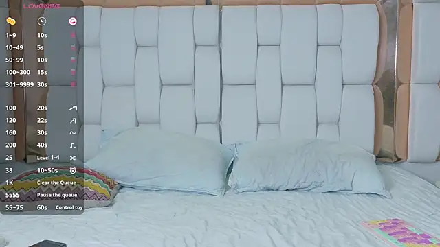 hornybarelylegalgirl online show from September 11, 2025, 7:25 pm