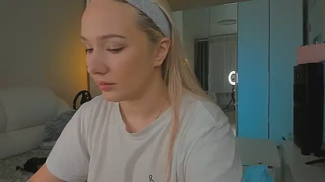 1AlexaGoddess3 online show from February 8, 2025, 2:58 am