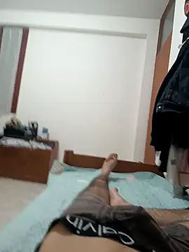 Snapshot of Loytder chatting on April 1, 2026, 3:52 am Loytder online show from April 1, 2026, 3:52 am