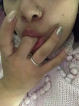 Snapshot of Julieta_333 chatting on March 18, 2025, 6:50 am Julieta 333 online show from March 18, 2025, 6:50 am