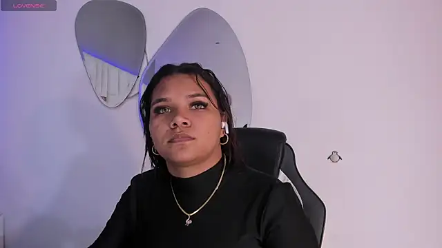 Carolina Evanss online show from October 31, 2025, 11:29 am