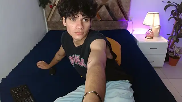 Themilow online show from December 20, 2024, 5:47 am