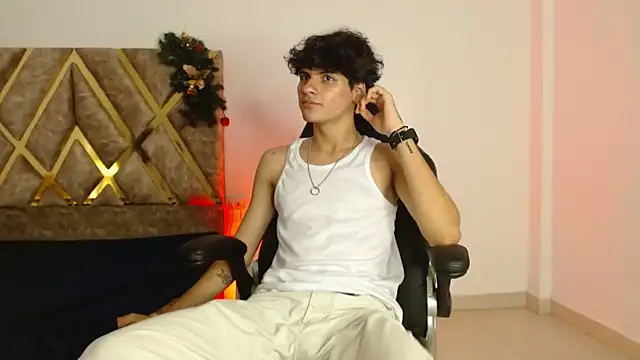 Themilow online show from December 18, 2024, 2:21 am