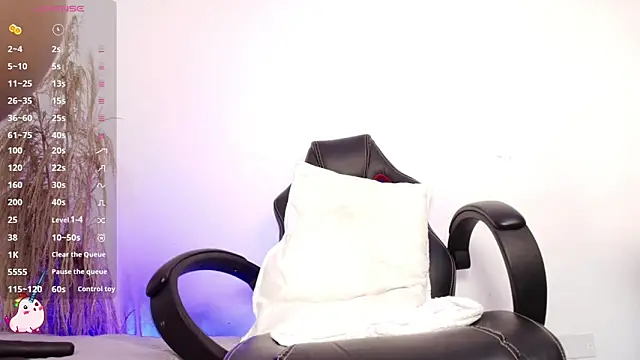 ViolettBrowns online show from January 14, 2025, 1:17 pm