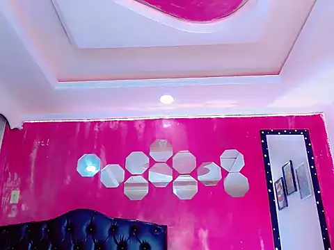 Snapshot of TiffanyMackensyy chatting on September 9, 2025, 5:17 am TiffanyMackensyy online show from September 9, 2025, 5:17 am