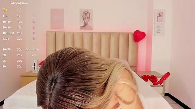 Snapshot of Catvalentine_ chatting on February 19, 2025, 12:25 am Catvalentine  online show from February 19, 2025, 12:25 am