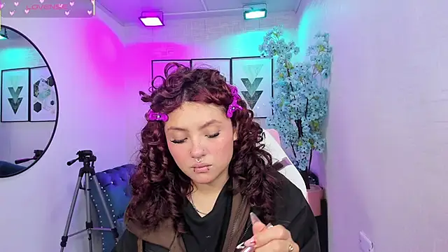 Theia moon online show from March 18, 2026, 12:41 pm