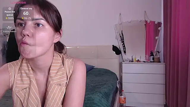 Snapshot of MiraMiss chatting on July 20, 2026, 8:54 am MiraMiss online show from July 20, 2026, 8:54 am