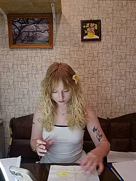 Snapshot of lola__banny chatting on October 22, 2025, 3:44 pm lola banny online show from October 22, 2025, 3:44 pm