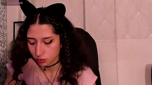 Queenjenn   online show from March 2, 2025, 7:54 am