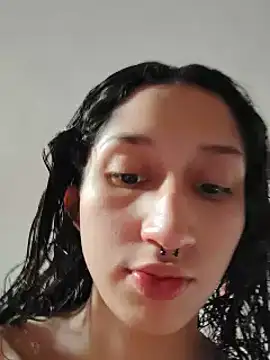 Snapshot of Queenjenn__ chatting on June 24, 2026, 8:39 pm Queenjenn online show from June 24, 2026, 8:39 pm
