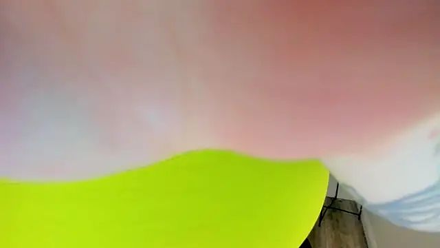 Snapshot of MoonLghte chatting on February 18, 2026, 7:43 pm MoonLghte online show from February 18, 2026, 7:43 pm