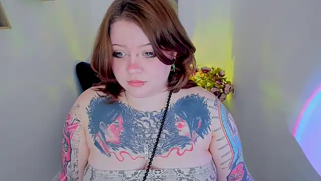 Snapshot of MoonLghte chatting on March 3, 2026, 3:35 am MoonLghte online show from March 3, 2026, 3:35 am