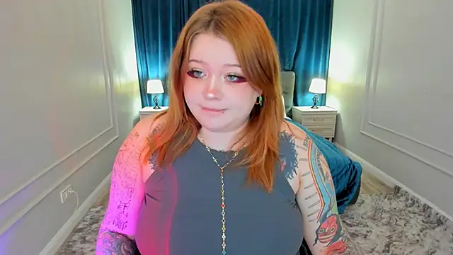 MoonLghte online show from December 2, 2025, 3:19 am