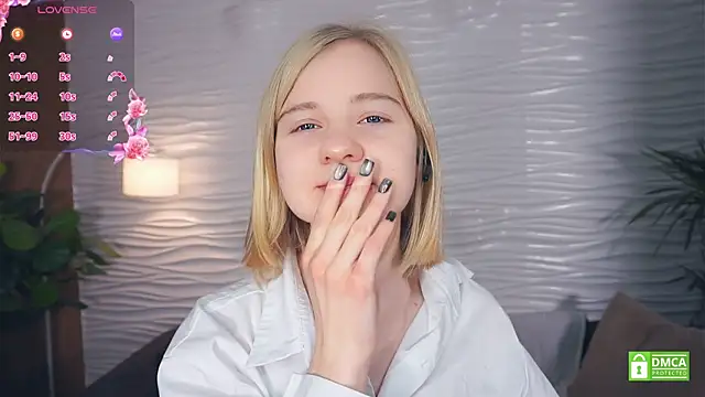 OdelinaFicken online show from December 3, 2025, 4:02 am