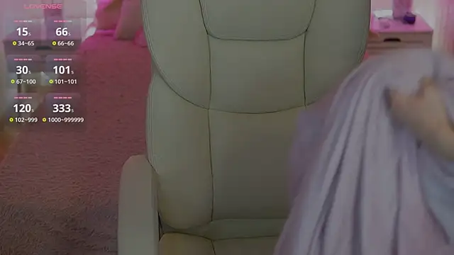 AnittaRays online show from November 14, 2025, 11:03 am