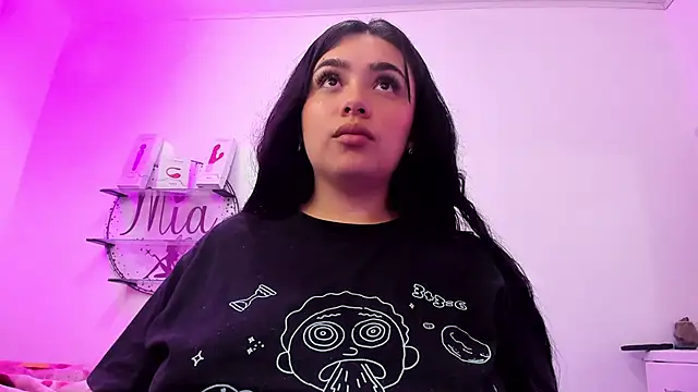 mia johns  online show from January 10, 2026, 3:57 am