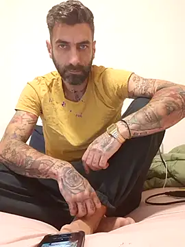 Italian69am online show from November 19, 2025, 10:37 am