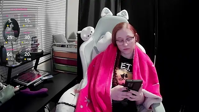 LilyFoxxx online show from February 21, 2025, 4:29 am