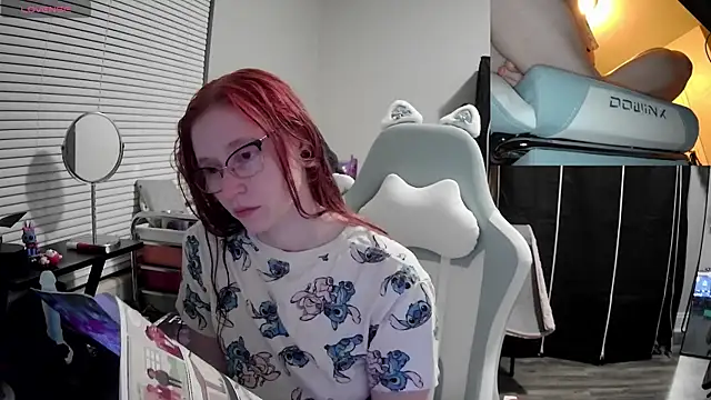 LilyFoxxx online show from February 3, 2025, 2:47 am