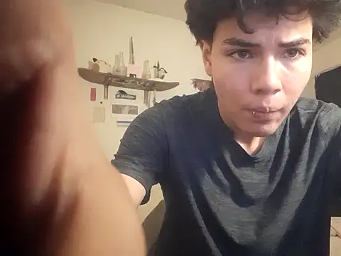 YoursexyJuan online show from December 12, 2024, 12:38 am