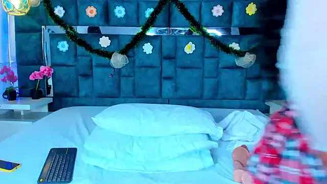 valtira nova online show from December 20, 2025, 7:17 pm