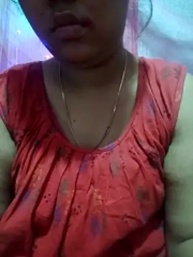 Snapshot of Super-Couple chatting on February 12, 2026, 10:20 pm Super-Couple online show from February 12, 2026, 10:20 pm