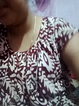 Snapshot of Super-Couple chatting on February 25, 2026, 5:24 pm Super-Couple online show from February 25, 2026, 5:24 pm