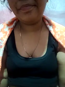 Snapshot of Super-Couple chatting on February 15, 2026, 9:47 pm Super-Couple online show from February 15, 2026, 9:47 pm