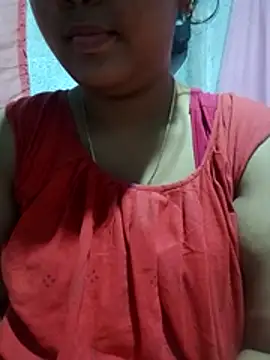 Snapshot of Super-Couple chatting on February 18, 2026, 4:47 pm Super-Couple online show from February 18, 2026, 4:47 pm